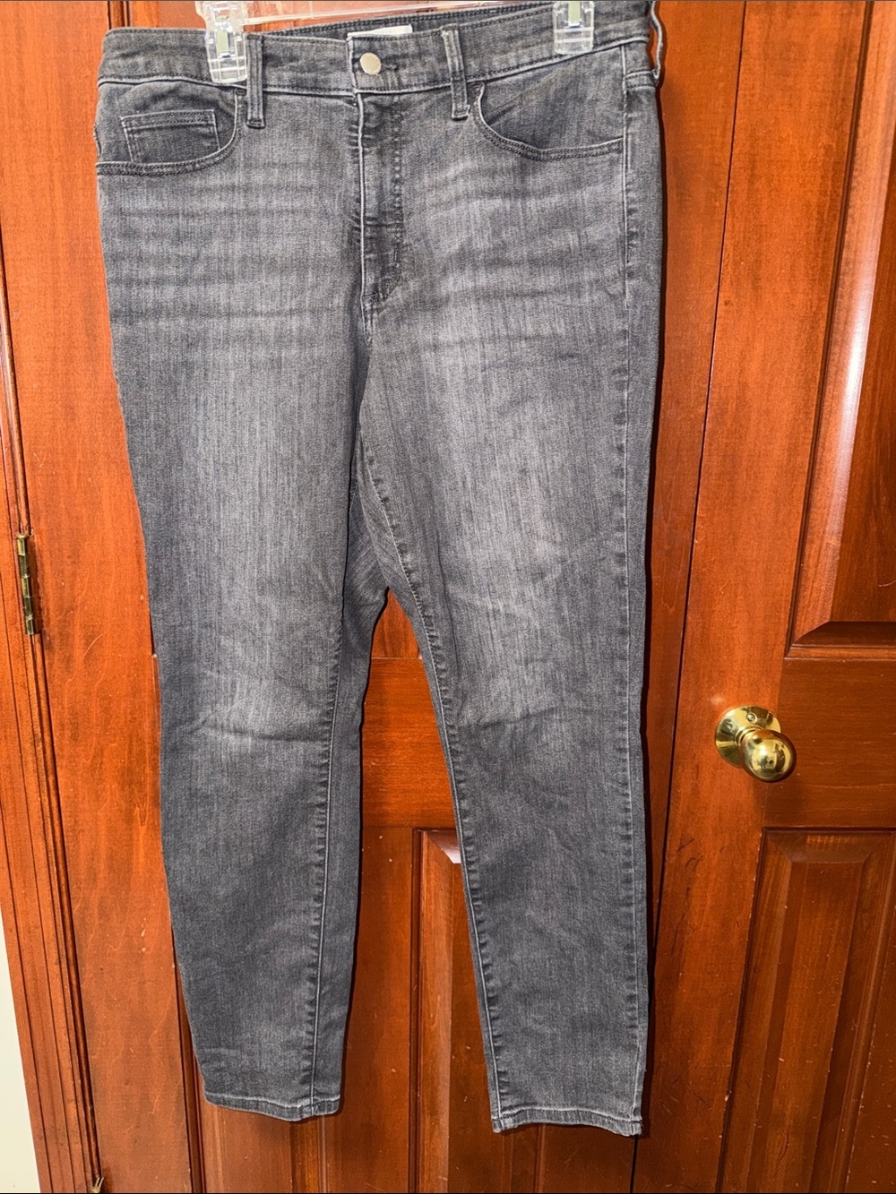 Universal Threads Women's Grey Highrise Stretch Skinny Jeans